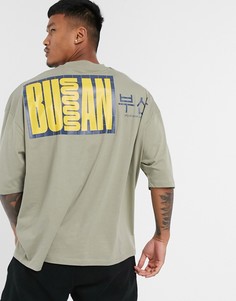 Свободная футболка с надписью на спине ASOS DESIGN-Серый