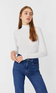 Stradivarius Футболка С Высоким Воротником И Длинными Рукавами Женская Коллекция Цвет Небеленого Полотна L