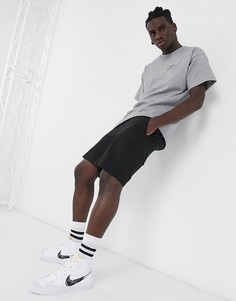 Серая футболка Nike Revival-Черный цвет