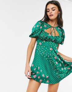 Зеленое атласное платье мини с цветочным принтом For Love and Lemons-Зеленый