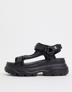 Черные сандалии на толстой подошве Koi Footwear-Черный