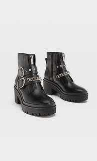 Stradivarius Ботильоны На Рифленой Подошве С Цепочкой Женская Коллекция Черный 36