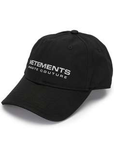 Vetements бейсбольная кепка с вышитым логотипом