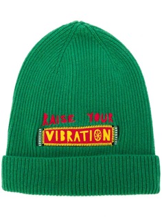 La DoubleJ шапка бини Vibration с вышитой надписью