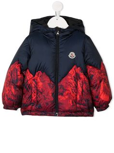 Moncler Enfant пуховик с принтом