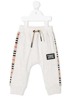 Burberry Kids спортивные брюки со вставками в клетку