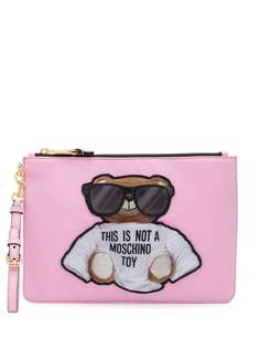 Moschino клатч с вышивкой Teddy Bear
