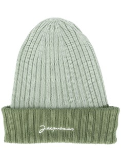 Jacquemus шапка бини в рубчик с вышитым логотипом