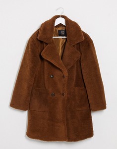 Светло-коричневое двубортное пальто QED London-Коричневый цвет