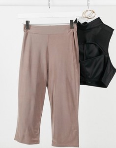 Серо-коричневые облегающие шорты от комплекта Club L London-Розовый цвет