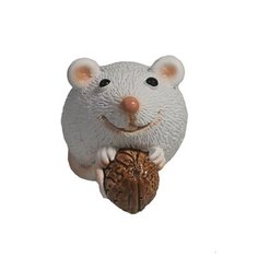 Фигурка Мышь с орешком белая 3,5 см Без бренда