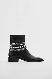 Ботильоны на низком каблуке с бусинами и цепочками Zara
