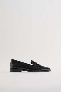 Лоферы с эффектом змеиной кожи Zara