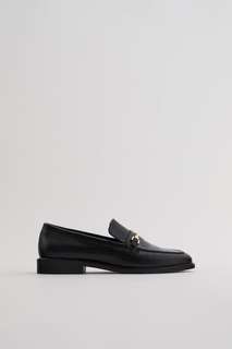 Лоферы с металлической деталью Zara