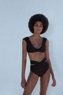 Плавки бикини с перекрещенными деталями Zara