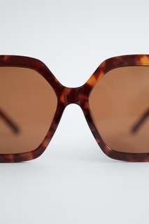 Солнечные очки в шестиугольной оправе из ацетата Zara
