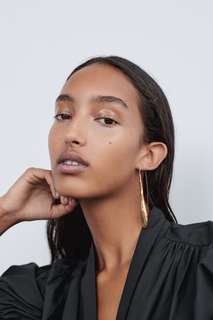 Длинные серьги с каплевидными подвесками Zara