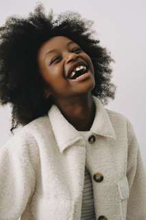 Куртка рубашечного кроя из искусственной овчины Zara