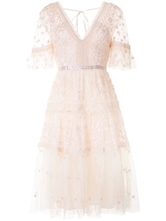 Needle & Thread ярусное платье с цветочной вышивкой