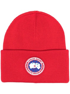 Canada Goose шапка в рубчик с нашивкой-логотипом