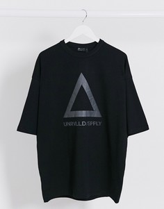 Удлиненная oversized-футболка из плотного трикотажа с большим светоотражающим логотипом ASOS Unrvlld Supply-Черный