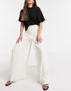 Широкие брюки в кремовом цвете In The Style x Lorna Luxe-Белый