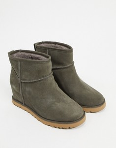 Серые женские ботинки на скрытой танкетке UGG Classic Femme Mini-Коричневый