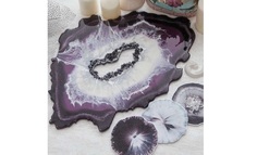 Срез камня из эпоксидной смолы violet (kovka object) фиолетовый 60.0x40.0 см.