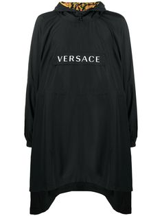 Versace длинное пончо с капюшоном и логотипом