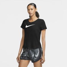 Женская беговая футболка с коротким рукавом Nike Swoosh Run