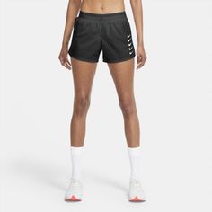 Женские беговые шорты Nike Swoosh Run