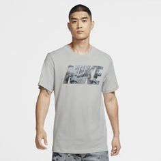 Мужская футболка с логотипом и камуфляжным принтом для тренинга Nike Dri-FIT
