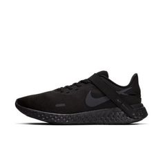 nike revolution 5 triple black