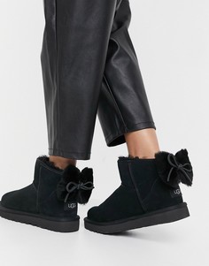 Черные полусапожки с бантиком UGG Classic-Черный