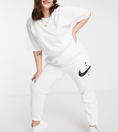 Белые джоггеры в стиле oversized с логотипом Nike Plus-Белый