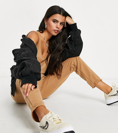 Бежевый комбинезон с джоггерами Missguided Petite