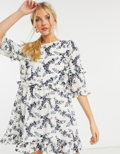 Платье мини с одноцветным цветочным принтом и рюшами In The Style Plus x Lorna Luxe-Мульти