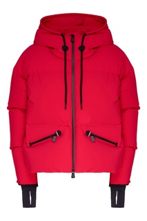 Короткая куртка-пуховик малинового цвета Moncler