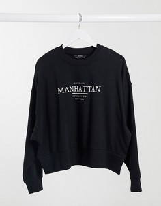 Черный свитшот с надписью "Manhattan" Bershka