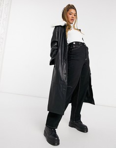 Черный тренч из искусственной кожи с воротником из искусственного меха ASOS DESIGN