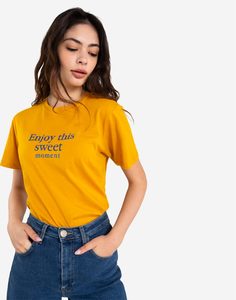 Жёлтая футболка с вышитой надписью Gloria Jeans