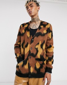 Пушистый вязаный кардиган с леопардовым принтом ASOS DESIGN-Коричневый