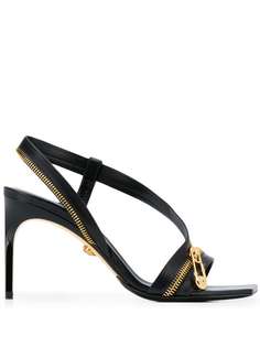 Versace босоножки на шпильке с декором Safety Pin