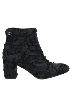 Полусапоги и высокие ботинки Collection PrivĒe?