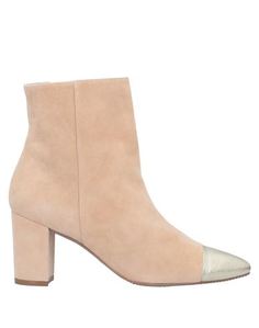 Полусапоги и высокие ботинки Stuart Weitzman