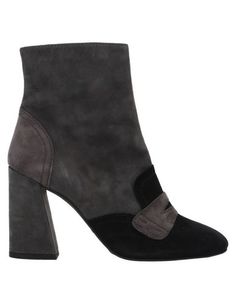 Полусапоги и высокие ботинки Stuart Weitzman