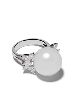 Yoko London кольцо Petal из белого золота с жемчугом и бриллиантами