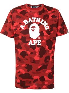A BATHING APE® футболка с камуфляжным принтом и логотипом