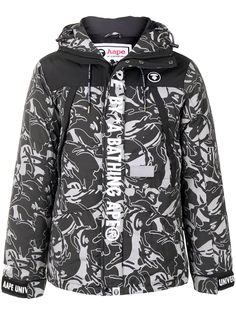 AAPE BY *A BATHING APE® пуховик с капюшоном и камуфляжным принтом