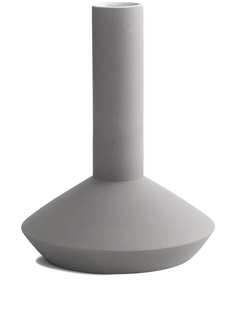 Karakter ваза геометричной формы